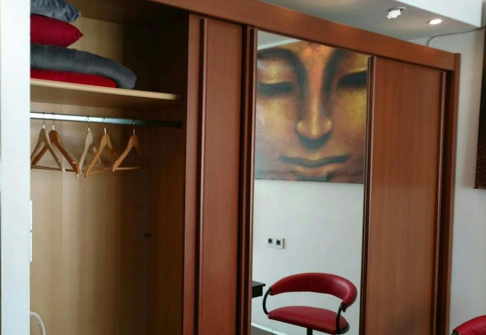 Sofia Zen - On Metro, Ultra Fast Wi-Fi Apartment Exterior foto